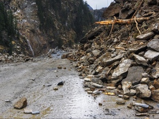 Gruziya: ko'chki oqibatida uch kishi halok bo'ldi