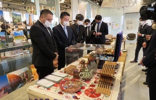 Японияда Марказий Осиё мамлакатлари маданияти ва сайёҳлик салоҳиятига бағишланган кўргазма ташкил этилди