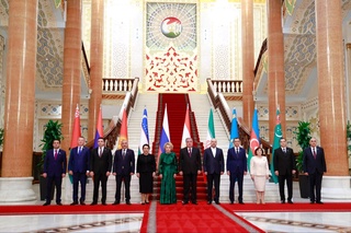 Senat raisi Tanzila Norboyeva Tojikiston prezidenti Imomali Rahmon bilan uchrashdi