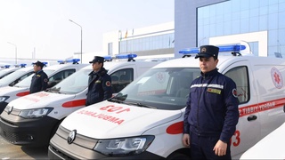 «Jizzax Auto» передал Минздраву очередную партию автомобилей скорой помощи «Volkswagen Caddy»