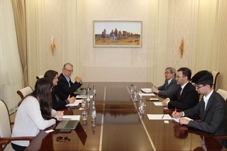 Марказий Осиё халқаро институтида Америка тинчлик институти экспертлари билан учрашув бўлиб ўтди