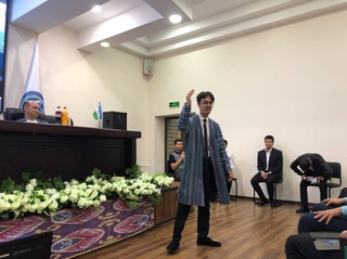 “Bolam, jonim ogʻrir tilingni buzma!” yoxud yoshlarning zamonaviy soʻzlashuv uslubi kattalarni tashvishga solyaptimi?