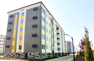 Сардоба фожеасидан зарар кўрган аҳолиги янги уйларнинг калити топширилмоқда