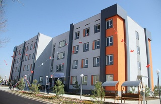 Сардоба сув тошқинидан зарар кўрган мактаб янгидан қурилиб фойдаланишга топширилди 