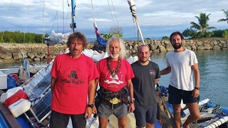 Австралияда уч нафар эркак акулалар ҳужумига дучор бўлди