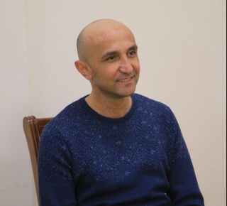 “Kimning aybi boʻlsa, rostdan afsuslanib, qalbdan kechirim soʻrasa, davlatimiz ham, Prezidentimiz ham afv etarkan” Sultonbek Muhiddinov