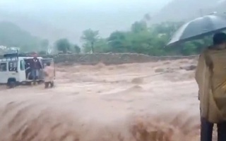 Pokistonda noqulay ob-havo va chaqmoq urishi tufayli 40 dan ortiq odam hayotdan ko'z yumdi