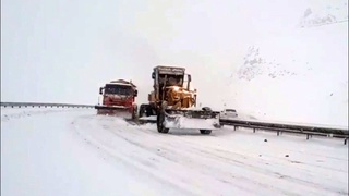 Qamchiq dovonida qor yogʻmoqda