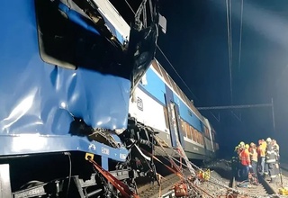 Irozhlas: Чехияда поездлар тўқнашиб кетди, оқибатда 57 киши жароҳат олди