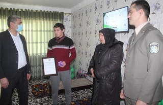 Фарғонада яна бир Меҳрибонлик уйи битирувчисига барча шароитларга эга уй топширилди