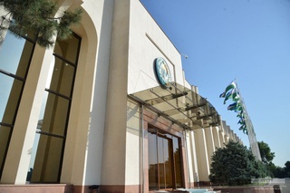 Ўзбекистон Президенти Чўлпонотага жўнаб кетди