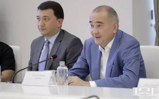Ҷаҳонгир Ортиқхӯҷаев бо соҳибкорон мулоқот кард