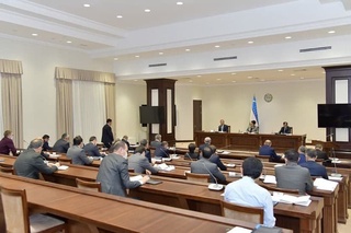 Сенат мажлисида "Ўзбекистон Республикаси Касаба уюшмалари кунини белгилаш тўғрисида"ги Қонун маъқулланди