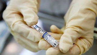 Еврокомиссар считает, что «Спутник V» в случае допуска придет в ЕС «слишком поздно»