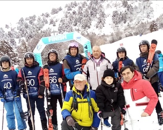 Paralimpiya: Oʼzbekistonda ilk bor para togʼ changʼisi chempionati oʼtkazildi