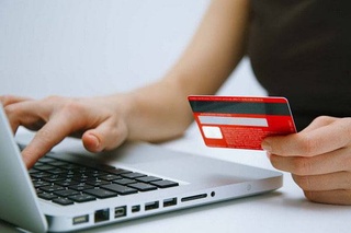 Дар Ӯзбекистон шахсони ҳуқуқӣ метавонанд барои (реклама) таблиғ дар шабакаҳои иҷтимоӣ аз кортҳои асъории корпоративӣ пардохт кунад