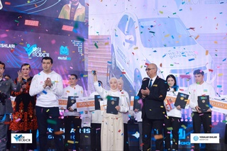 «Ёш китобхон» танловининг 20-30 ёш тоифаси бўйича бу йилги ғолибига Cobalt автомобили топширилди