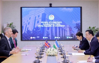 Уллы Британия менен саўда-экономикалық бирге ислесиўди раўажландырыў мәселелери додаланды