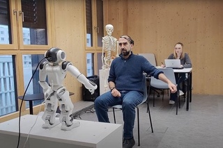 Инсульт бўлган беморларга ёрдам кўрсатувчи робот ишлаб чиқилди