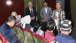 Тожикистонлик театр ижодкорлари Фарғонада