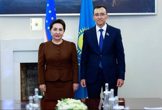 Обсуждены перспективы межпарламентского сотрудничества Узбекистана и Казахстана