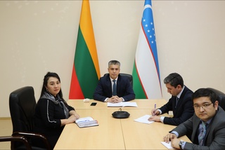 Ўзбекистонда илк маротаба магистрантлар биратўла учта диплом олади