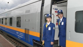 В Казахстане запустили поезда с женскими вагонами