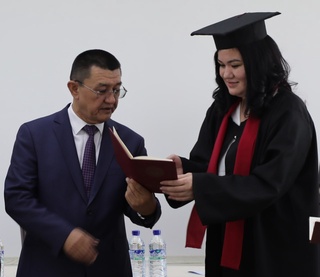 Судьялар олий мактаби магистрларига диплом топширилди