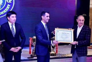 «Пахтакор» жамоаси аъзоларига олтин медаллар топширилди