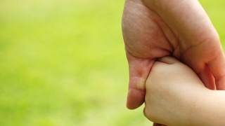 Етим болалар ва ота-онасининг қарамоғидан маҳрум бўлган болаларнинг ижтимоий ҳимояси бўйича Ҳукумат қарори имзоланди