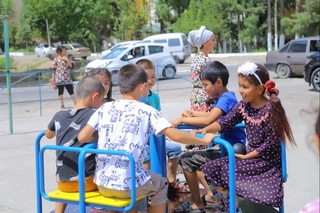 Давлатободда 30 та болалар майдончаси қурилмоқда