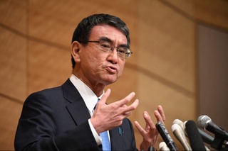 Vazir o'z tashabbusi bilan maoshini qaytaradi