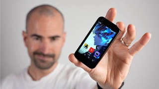 Катталиги пластик картадек келадиган смартфон