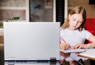 Oʻqituvchilardan ayrim oʻquvchilarning baholarini sunʼiy ravishda pasaytirmaslikni talab qilindi