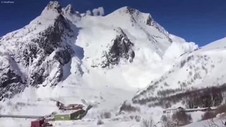 Ҳиндистонда 50 га яқин одам қор кўчкиси остида қолиб кетди