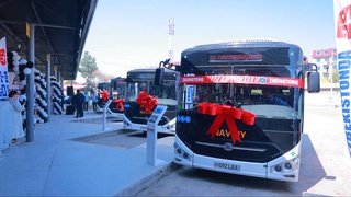 С автовокзала Навоийской области запущено движение первых 18 автобусов, привезенных из Китая