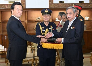 Өзбекстан елшиси Бангладеш Президентине исеним жарлықларын тапсырды