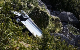 Черногорияда автобус жарликка тушиб кетди