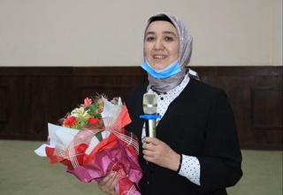 9 нафар шогирди олимпиада ғолиби бўлган яйпанлик ўқитувчи эътироф этилди