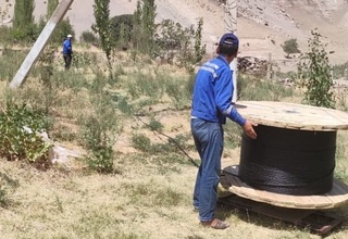 В отдаленных районах Сурхандарьинской области прокладываются оптоволоконные сети