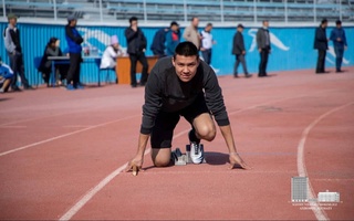 Навоийда «Ватанни мардлар қўриқлар» шиори остида спорт мусобақалари ўтказиляпти