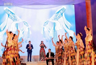 Zamon va makonni oʻz izmiga boʻysundirgan zot