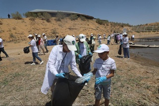 Навоийские экологи отметили 5 июня плоггингом под хештегом #БойЗагразянениюПластиком