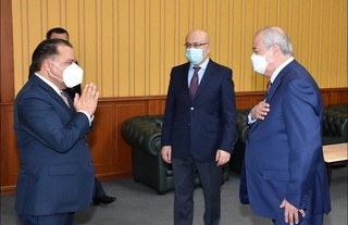 Абдулазиз Комилов Халқаро конференциянинг илк расмий меҳмонини қабул қилди