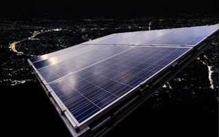 Танҳо осмон лозим аст: олимон аз Стэнфорд усули шабона ҳосил кардани энергияи офтобиро пайдо карданд