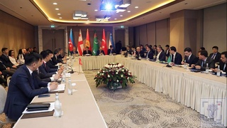 В Ташкенте проходит встреча руководителей железных дорог шести стран