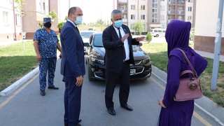 Senatorlar yerto‘lada yashab kelayotgan oilaning uy-joy borasidagi muammosini hal etmoqda