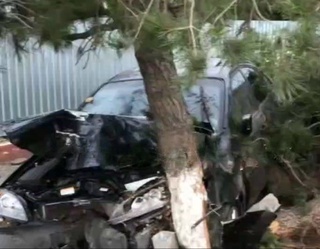 Фарғонада ҳайдовчи рулда ухлаб қолиши оқибатида ЙТҲга учради