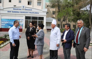 Сирдарёда давлат тиббий суғуртаси механизмларини жорий этилиш ҳолати ўрганилди