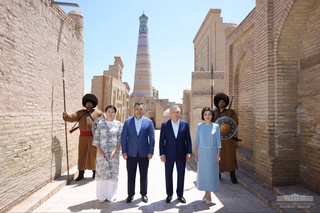 Меҳмонони қирғизистонӣ ба Хиваи қадима ташриф оварданд